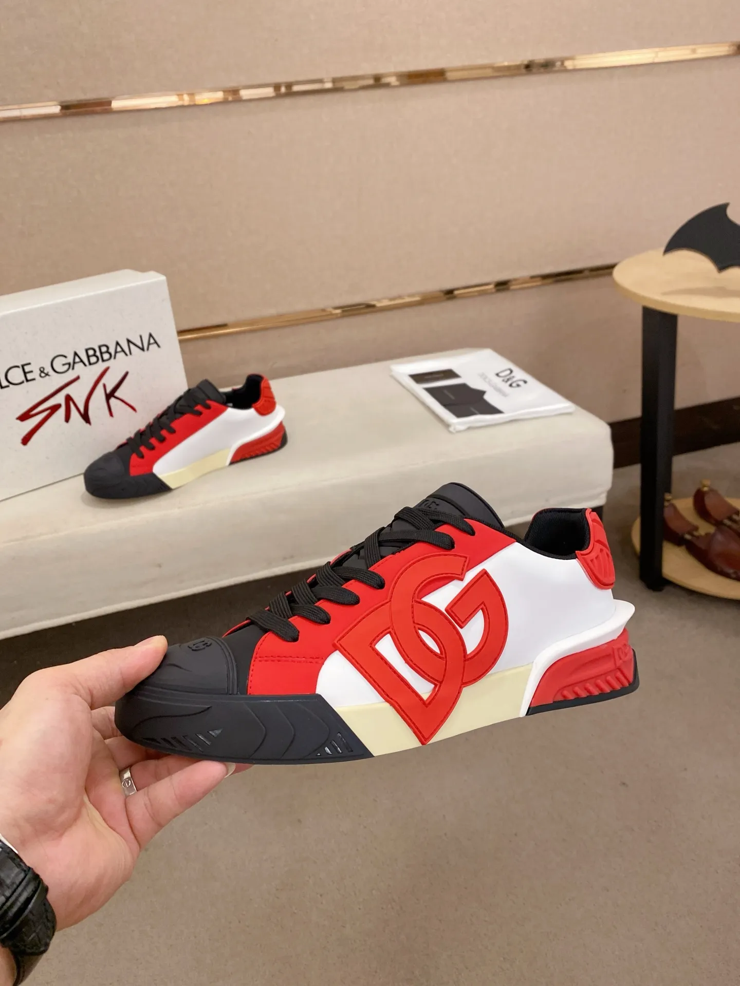 Men's shoes 💰: 660💰 (top quality) The latest sports style DG hot model recommendation, 👉 first launch of men's shoes 😻 I am really crazy about it, top design, impeccable comfort, absolute best-seller, imported cowhide upper, full cowhide lining🐂. Original replica, the latest cool outsole 💥👟Number of codes: 38-44 (45/custom-made, non-refundable)